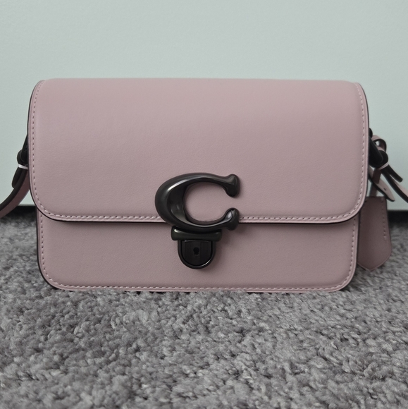 Coach Studio 19 - Picture 3 of 16